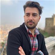 Biologo molecolare, impartisce lezioni di Biologia, chimica, genetica